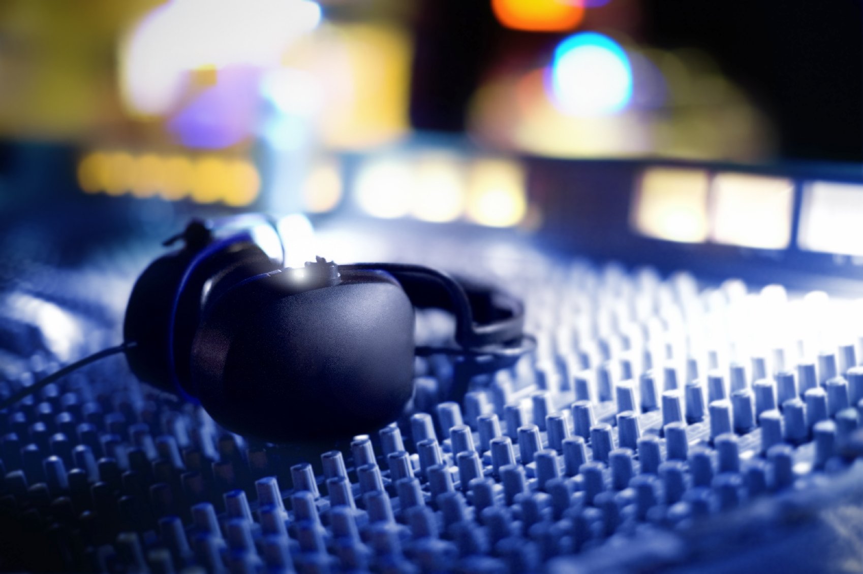 Ventajas de las radios por y publicidad en radio online