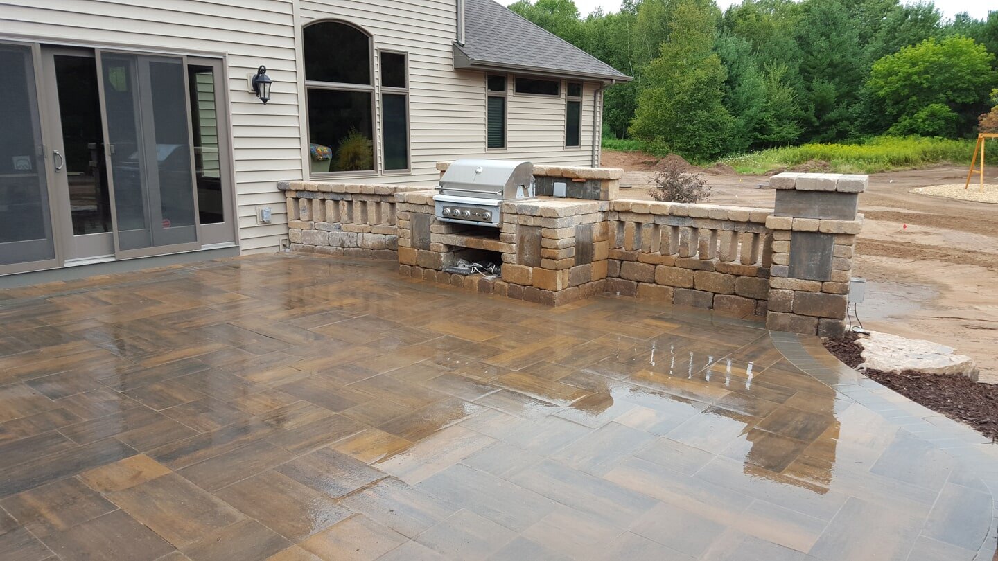 outdoorkitchensandfireplaces Green Bay, WI JM Landscaping LLC