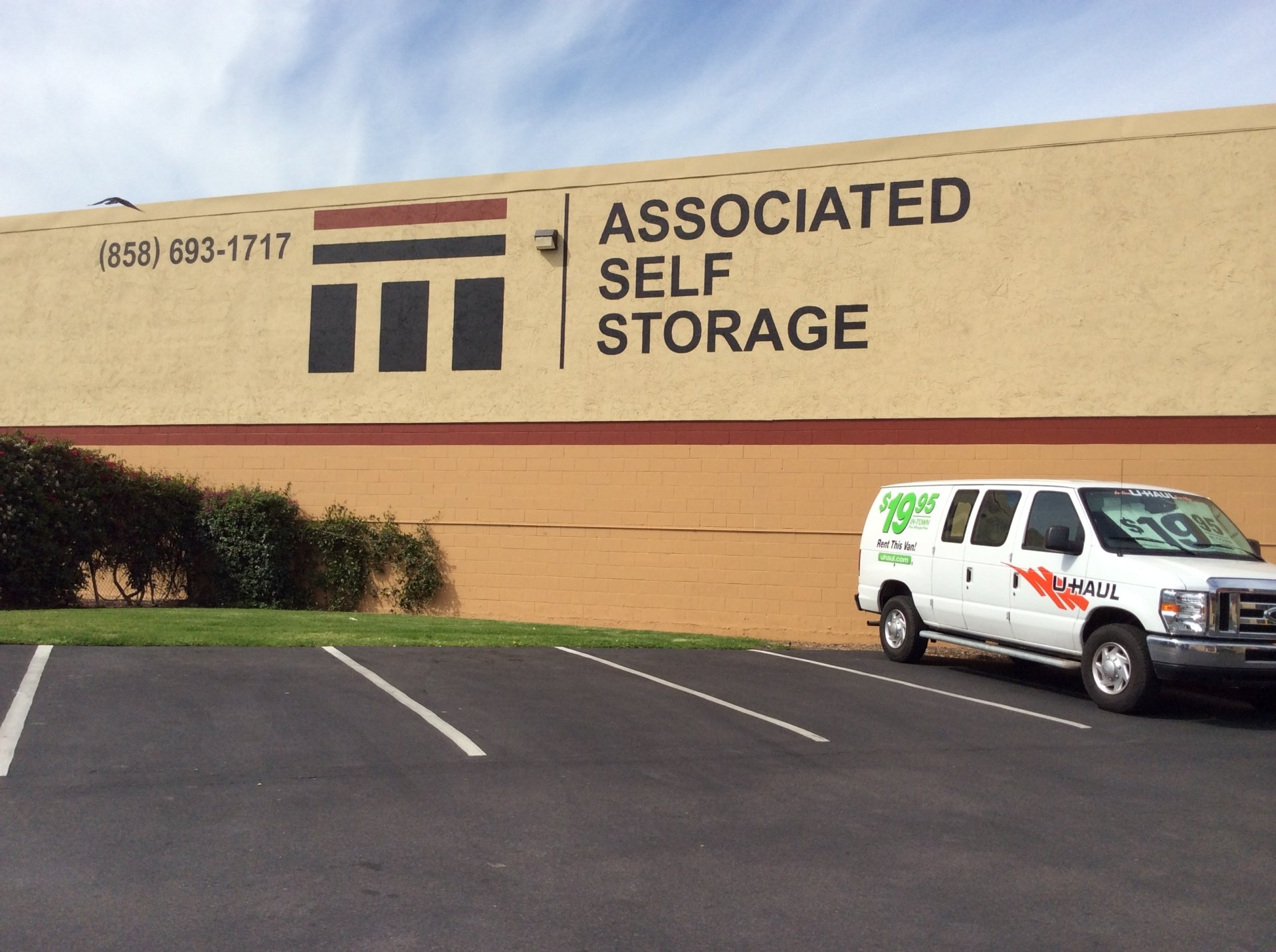 Associated Self Storage l Moving & Storage Solutions l San Diego, CA