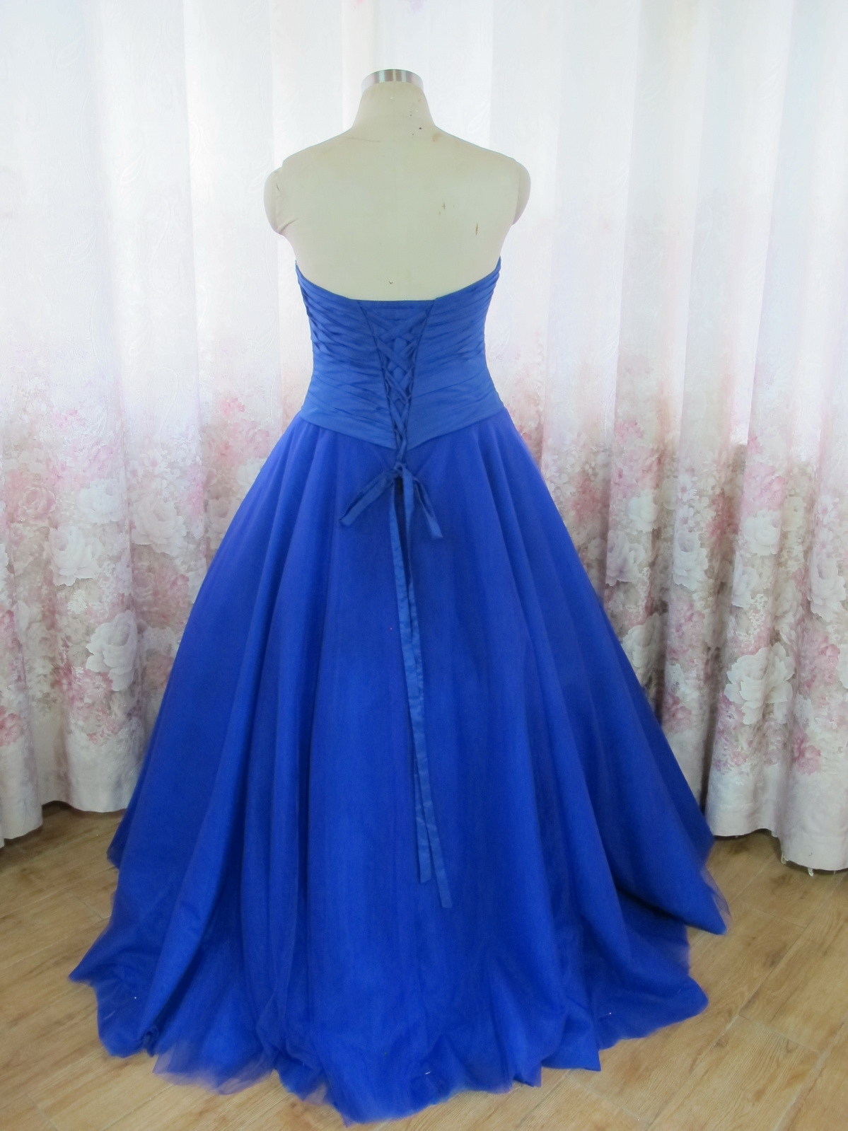 Royal blue gown size 1618
