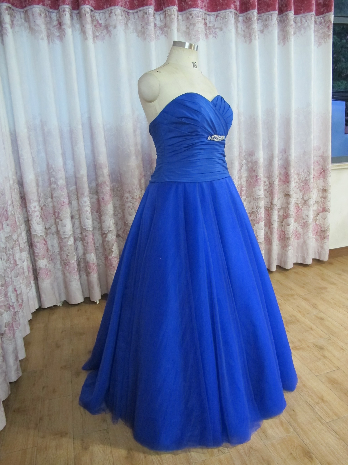 Royal blue gown size 1618