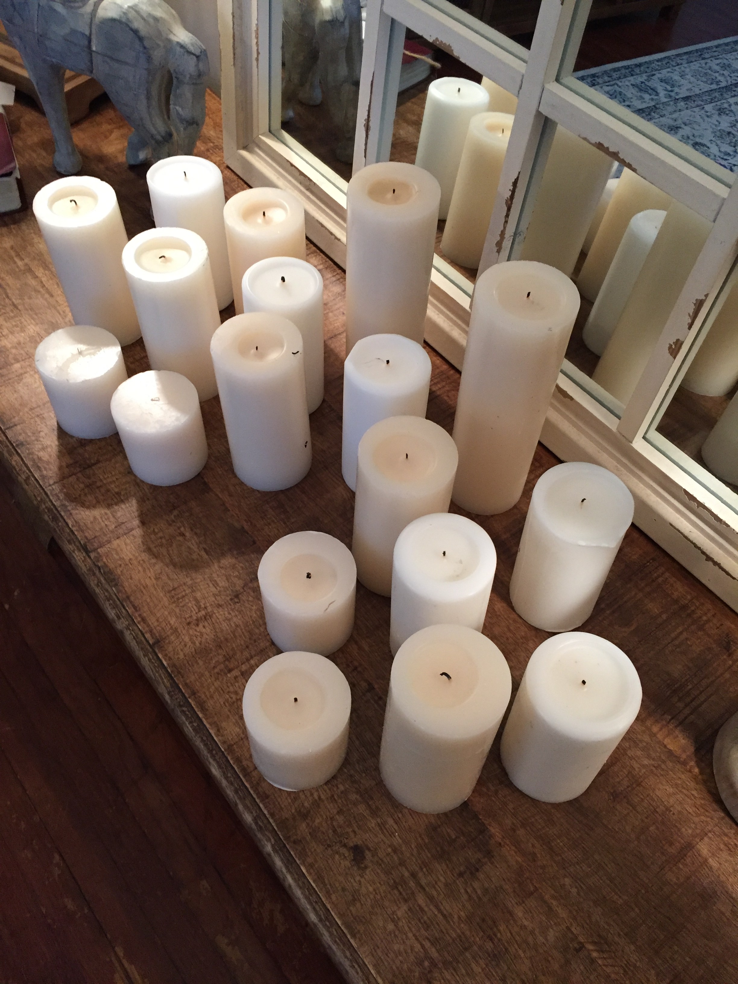 Assortment of white and ivory pillar candles (18 pieces)