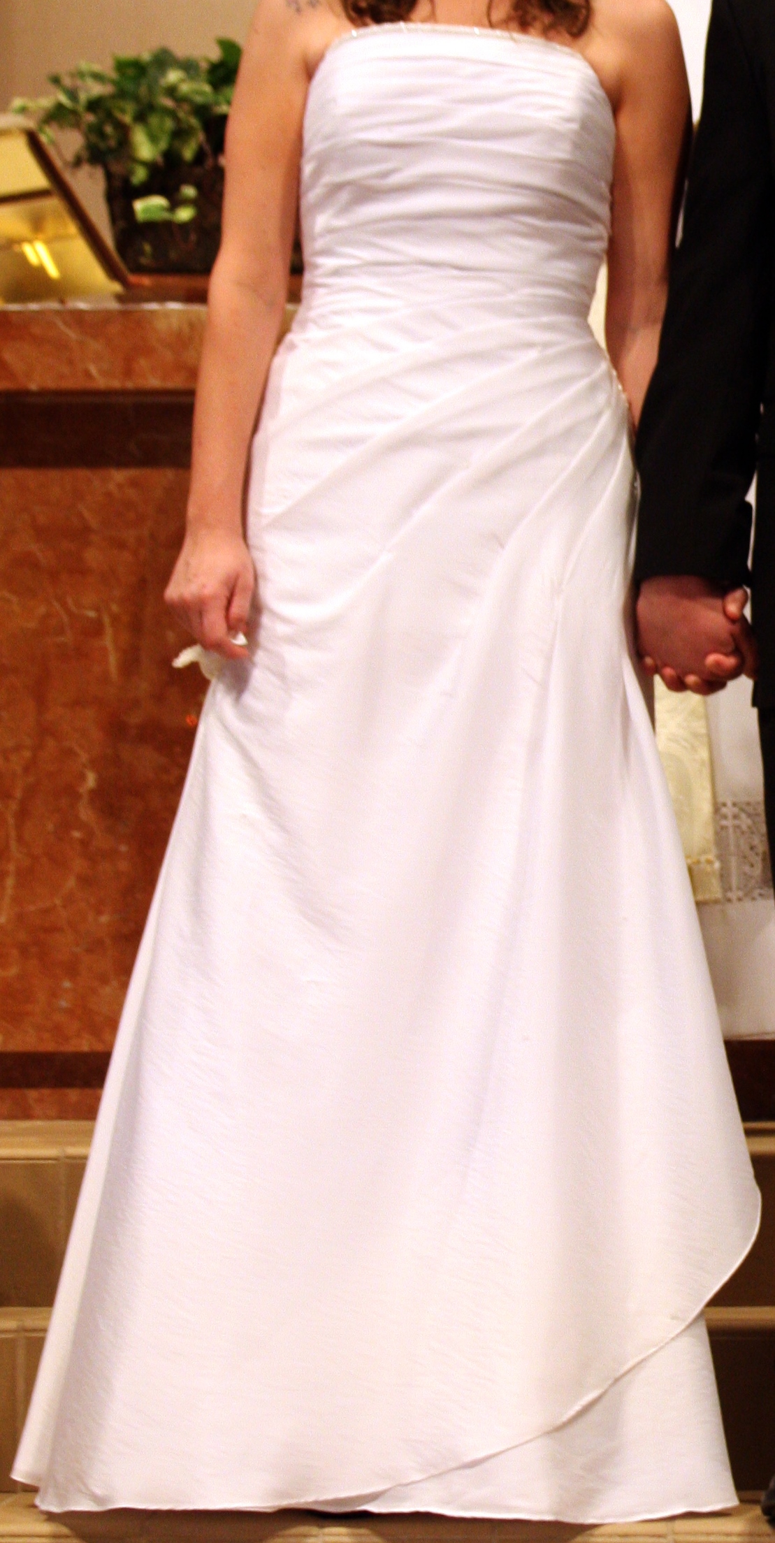 Wedding Dress/Wedding GownWhite Aline floor length dress, straight