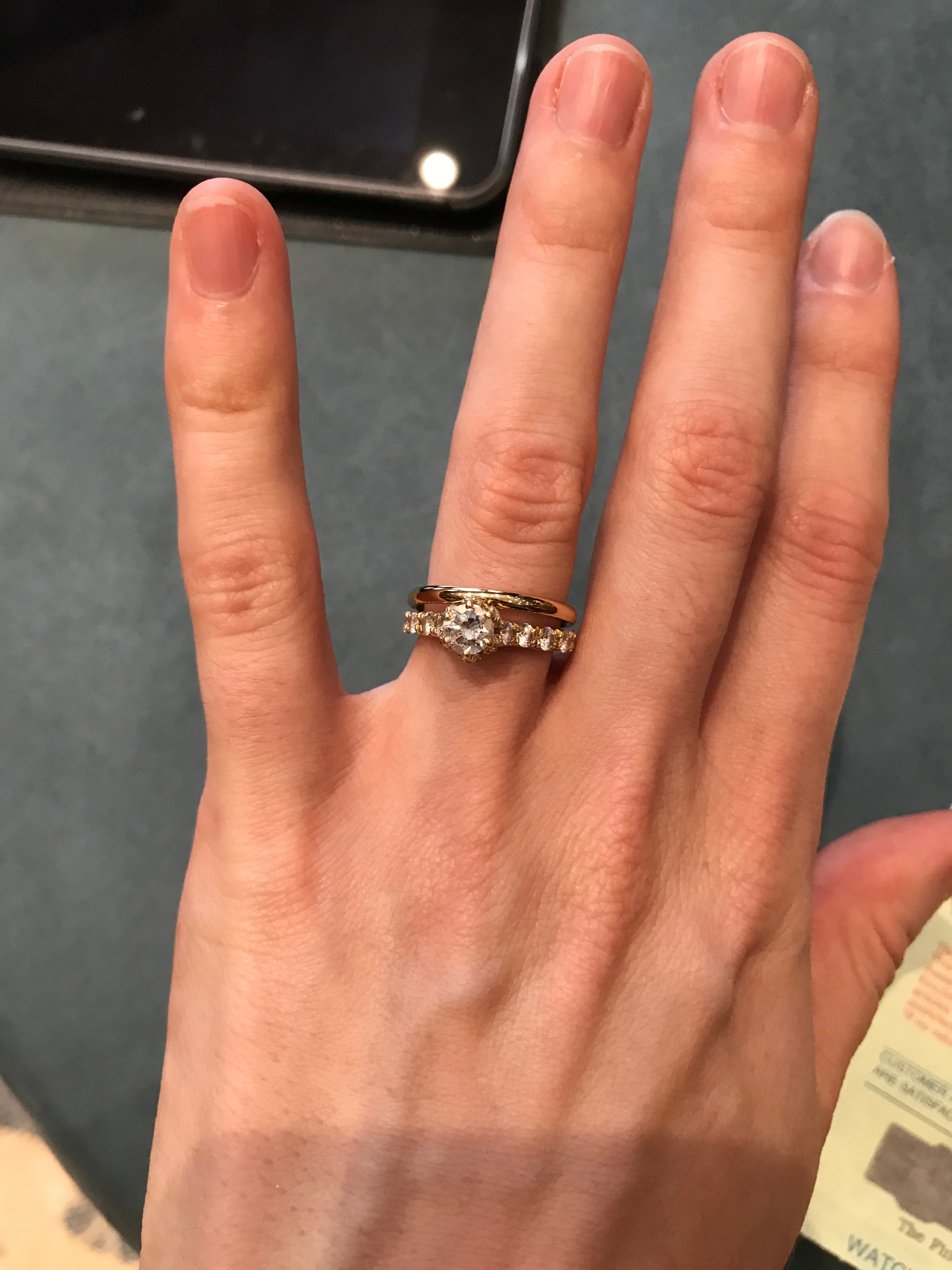 Which wedding band goes with engagement ring?