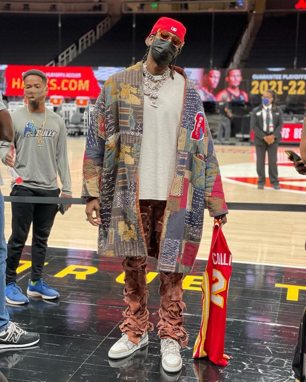 2 Chainz Outfit from May 13, 2021 WHAT’S ON THE STAR?