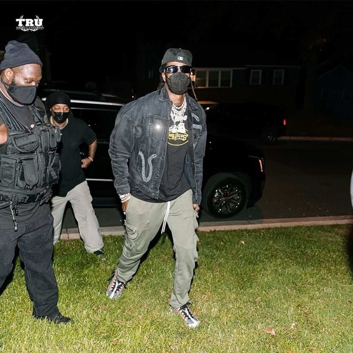 2 Chainz Outfit from May 17, 2021 WHAT’S ON THE STAR?