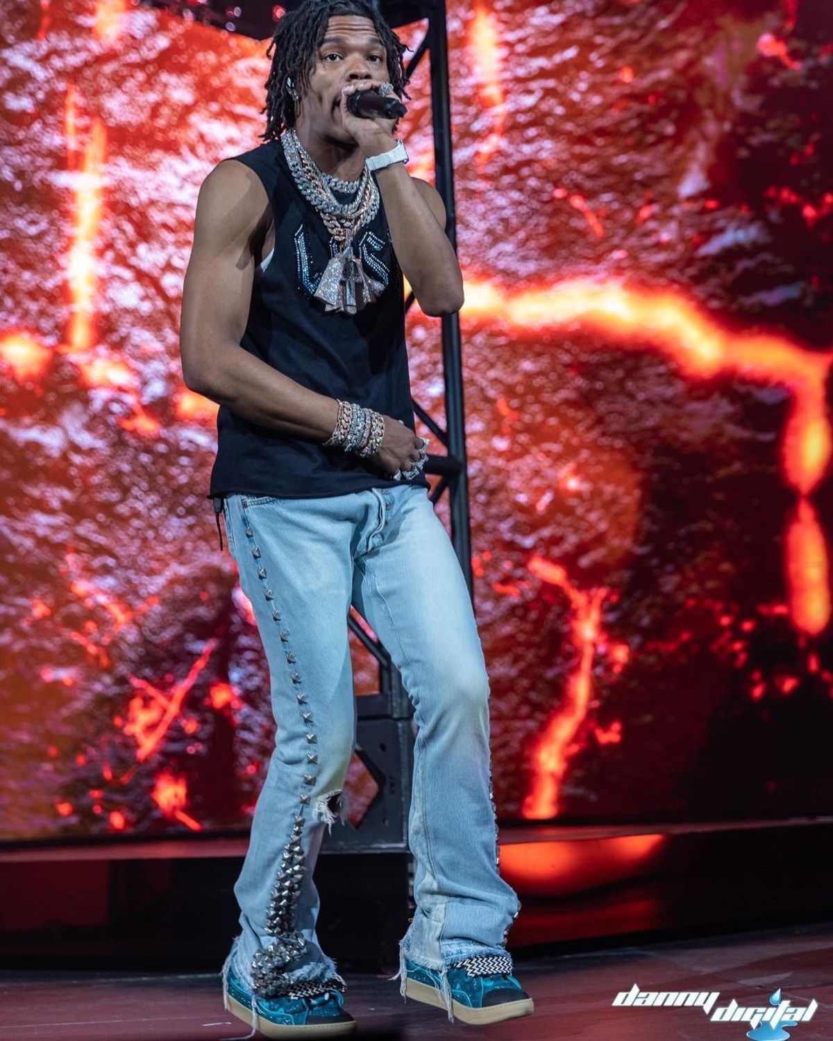 Lil Baby Outfit from October 9, 2021 WHAT’S ON THE STAR?