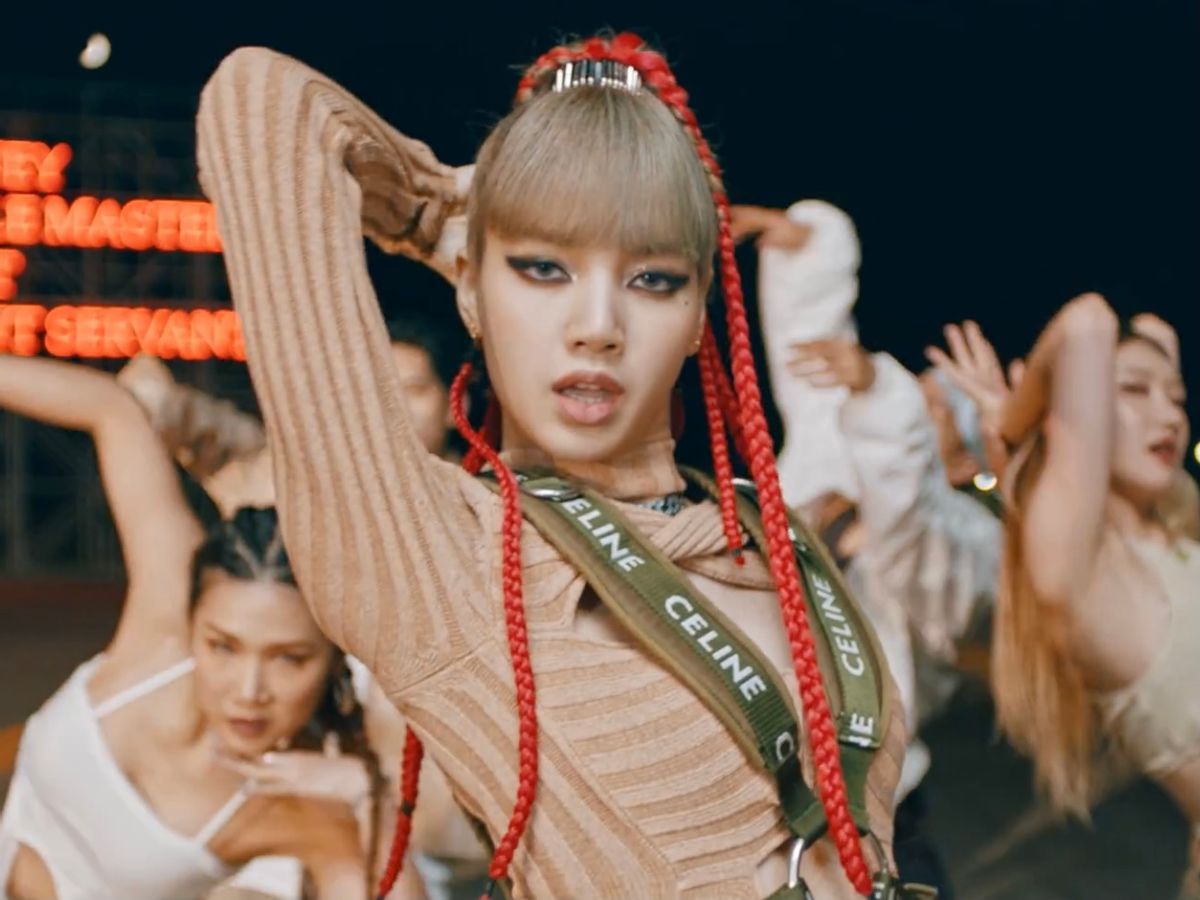 Lisa Outfits in "Money" Video WHAT’S ON THE STAR?