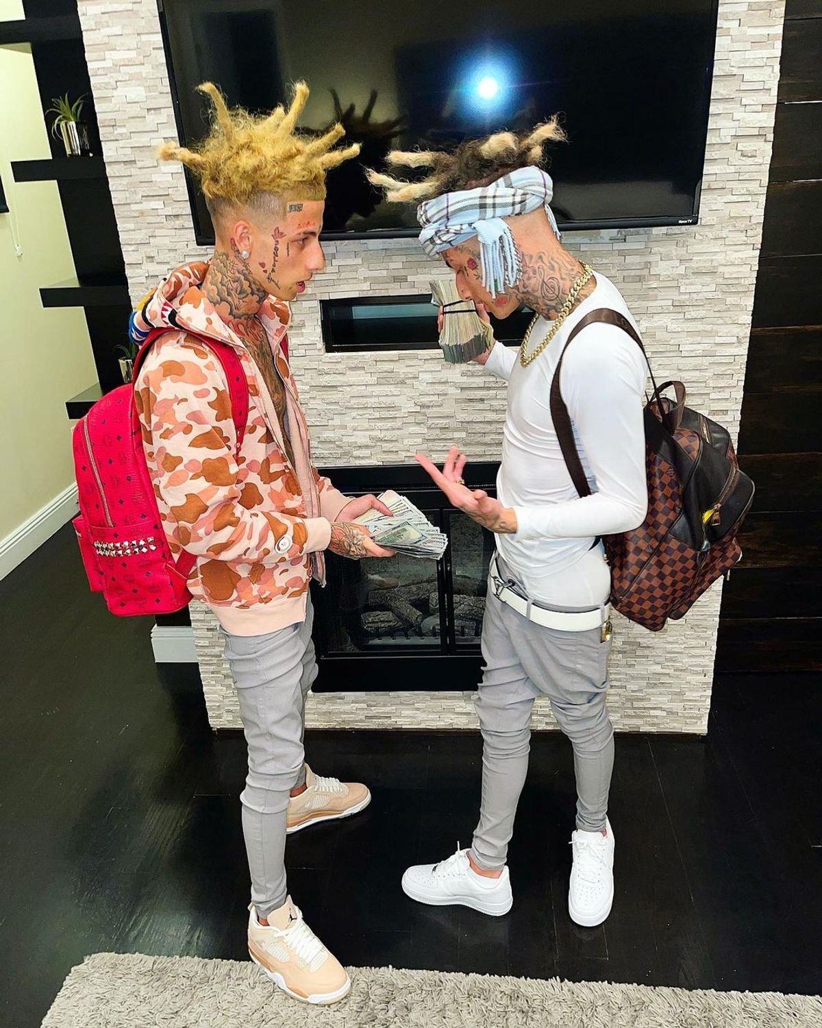 Flyysoulja Outfit from October 29, 2021 | WHAT’S ON THE STAR?