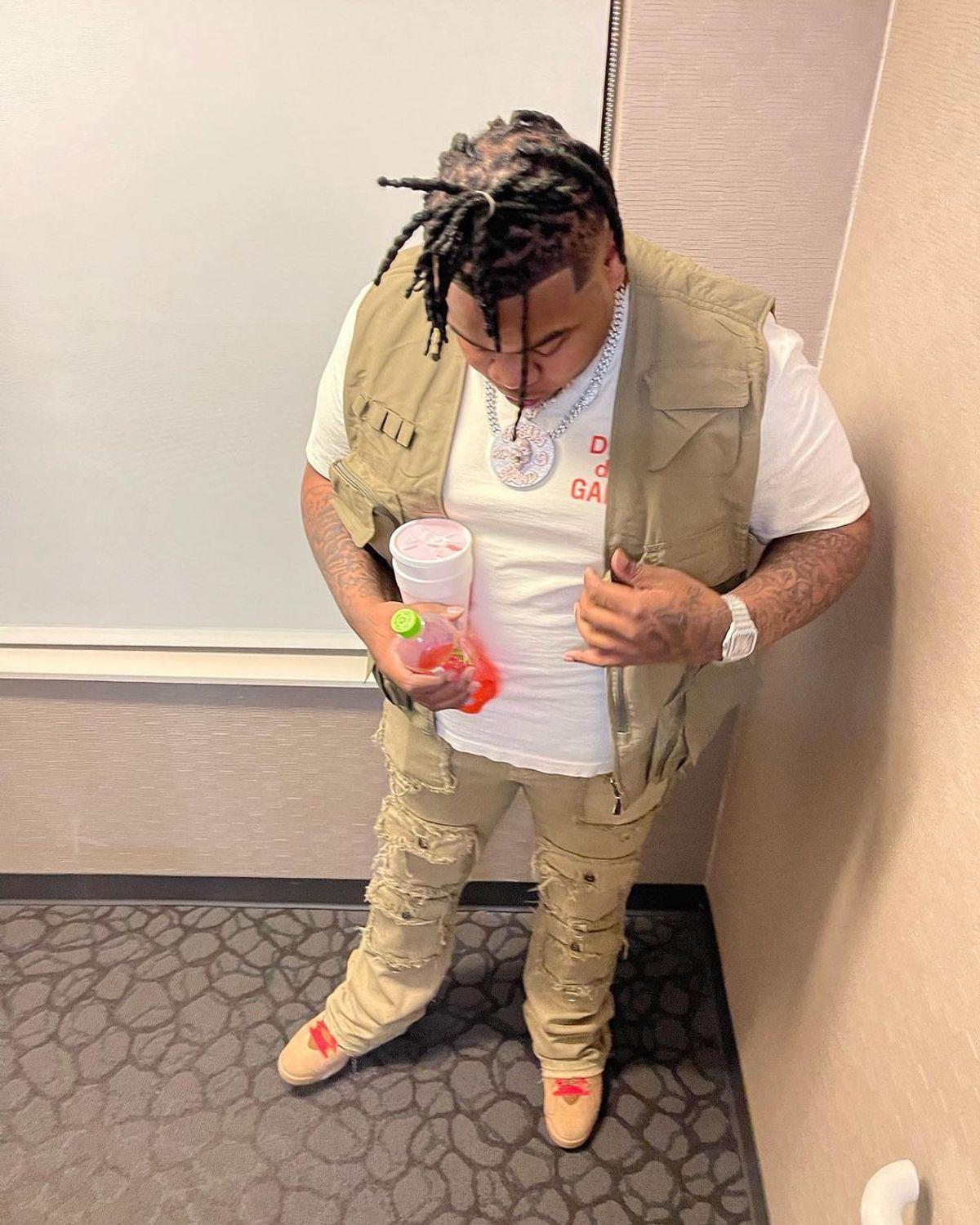 Big Yavo Outfit from March 27, 2022 WHAT’S ON THE STAR?