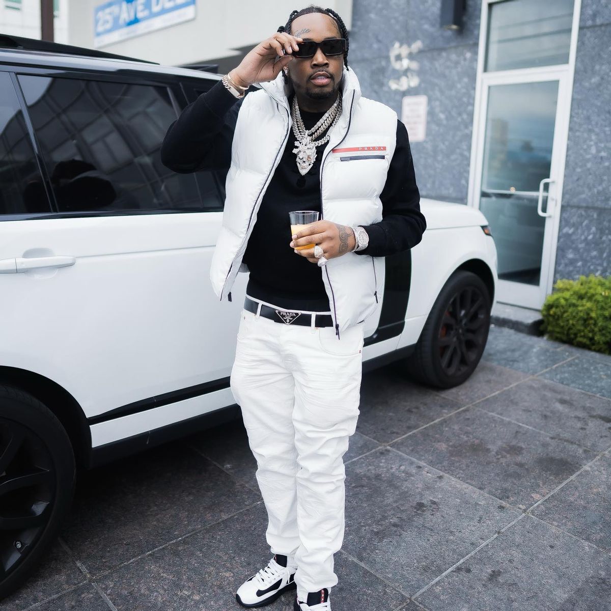 Fivio Foreign Outfit from April 24, 2022 | WHAT’S ON THE STAR?