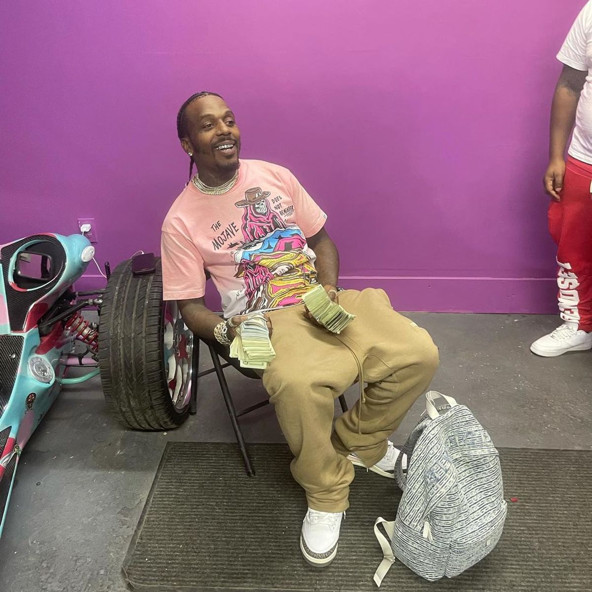 Sauce Walka Outfit from October 8, 2022 WHAT’S ON THE STAR?