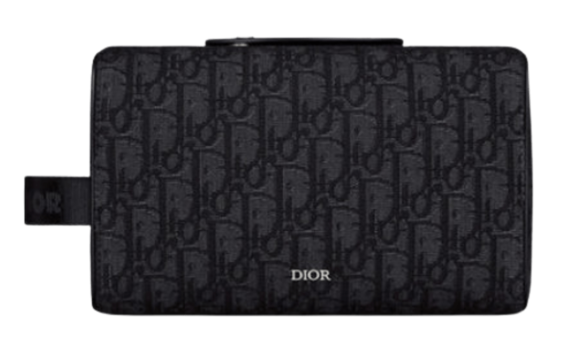 Dior Lingpt Toiletry Case Black Bag WHAT’S ON THE STAR?