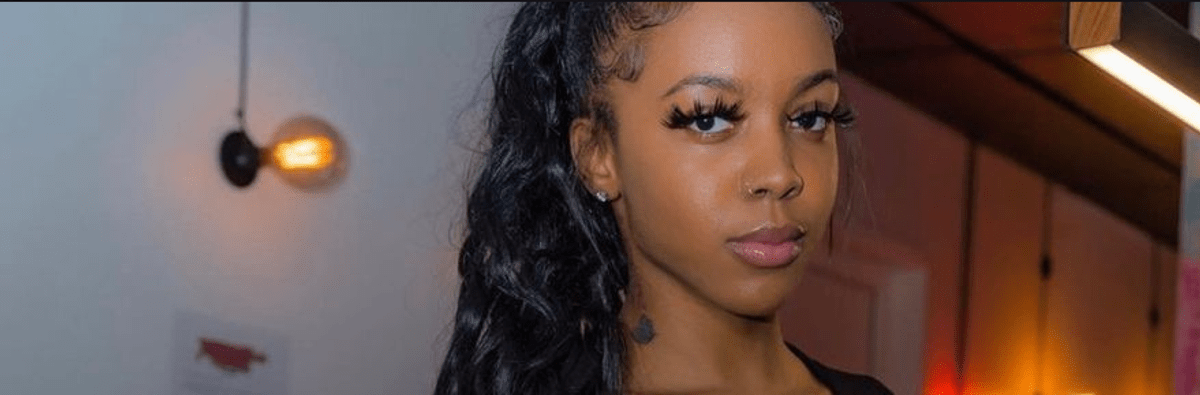 Shani Boni: Outfits, Clothes, Style and Fashion | WHAT’S ON THE STAR?