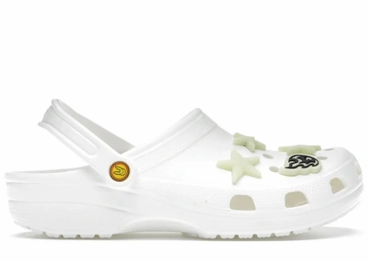 Crocs × Bad Bunny Merch Classic Clog In White WHAT’S ON THE STAR?