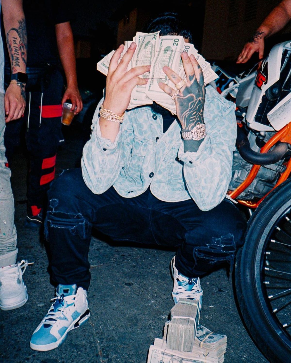 Yovngchimi Outfit from January 21, 2023 WHAT’S ON THE STAR?