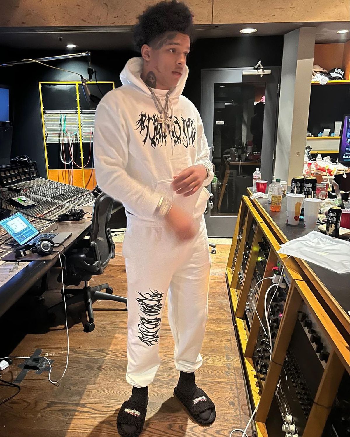 K Suave Outfit from January 7, 2023 WHAT’S ON THE STAR?