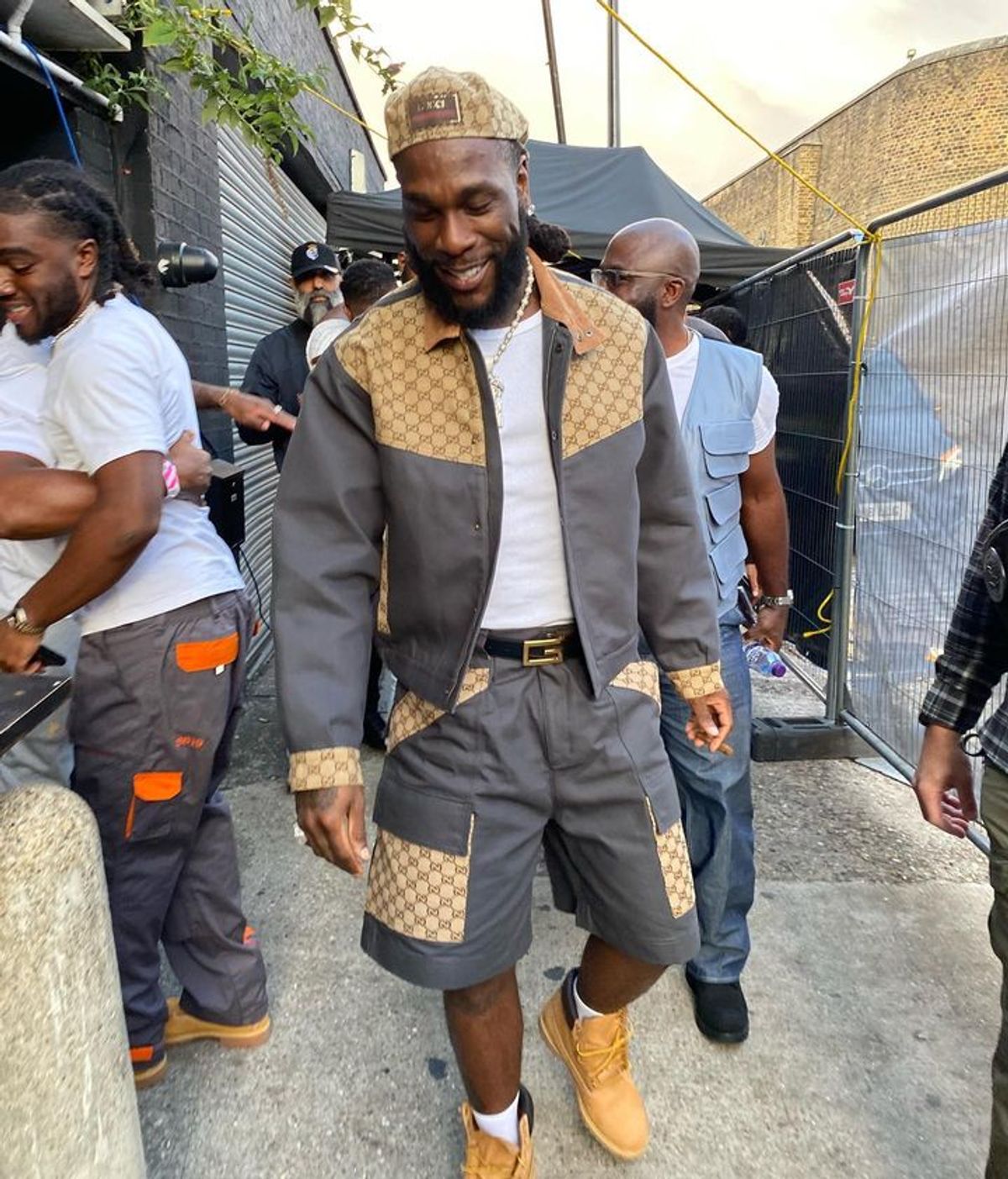 Burna Boy Outfit from September 21, 2023 WHAT’S ON THE STAR?