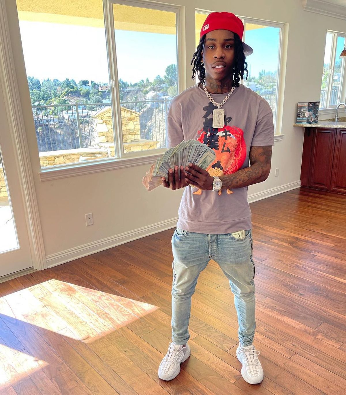 Polo G Outfit from December 20, 2020 WHAT’S ON THE STAR?