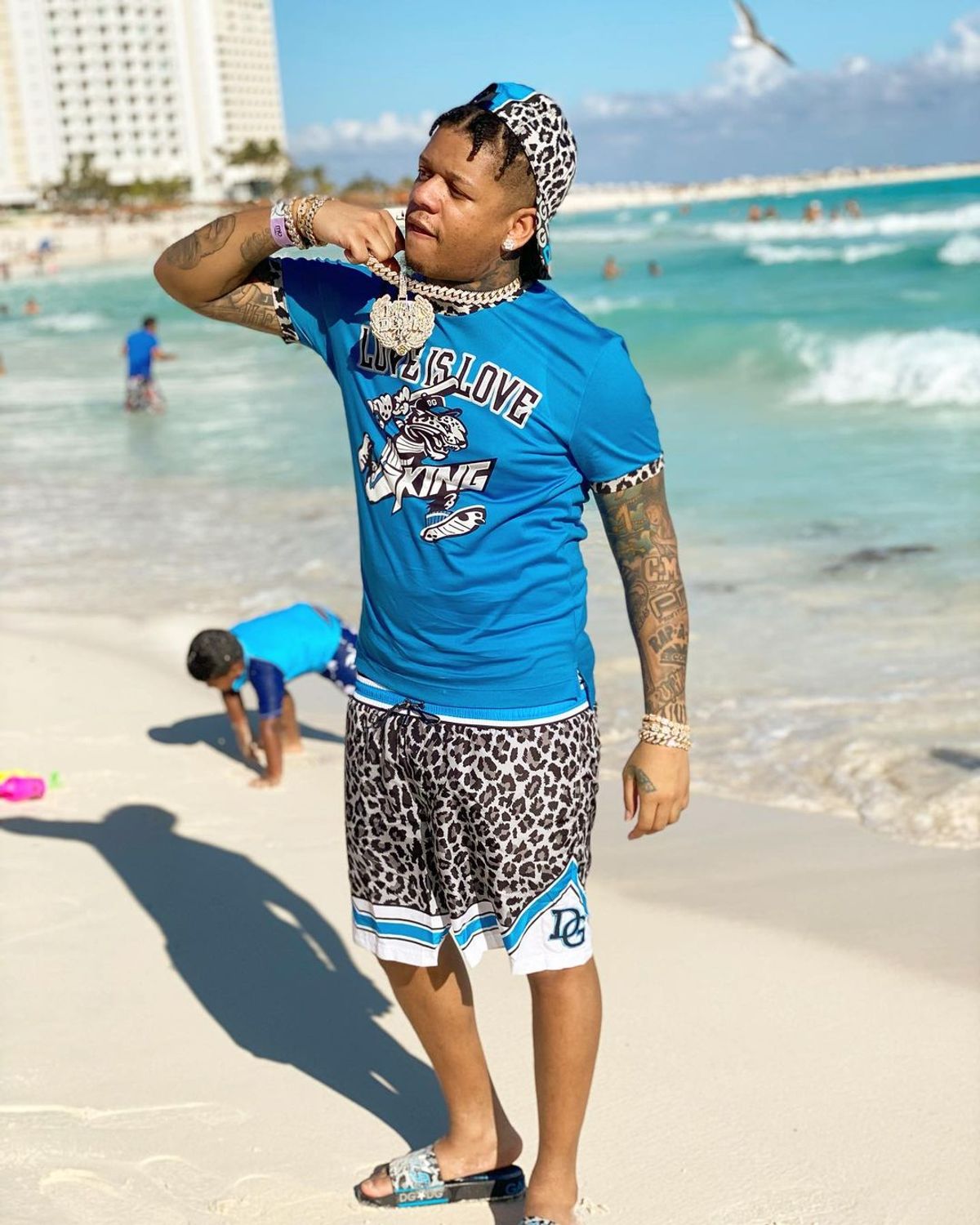 Yella Beezy Outfit from December 17, 2020 | WHAT’S ON THE STAR?