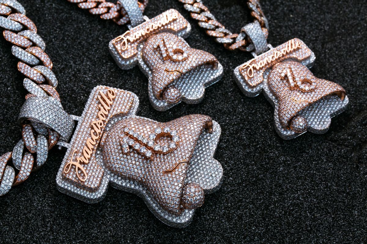 Elliot Eliantte Clothing, Shoes & Accessories WHAT’S ON THE STAR?