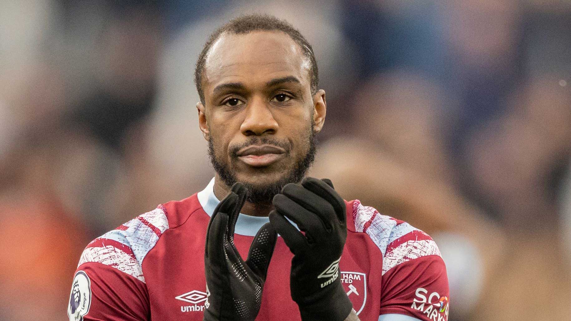 Team News Antonio leads the line for Hammers at Old Trafford West(019)
