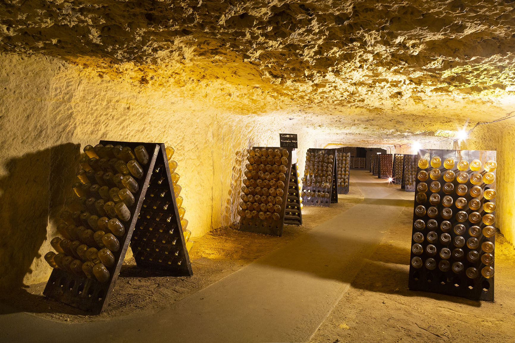 Maison Lacheteau Grandes Caves Saintroch ⭐️ Book Tours & Tastings