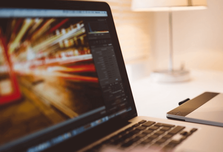 How do I calibrate my laptop screen for Lightroom?