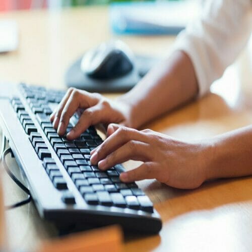 Why is my keyboard typing backwards in Windows 10?[Easy Fix]