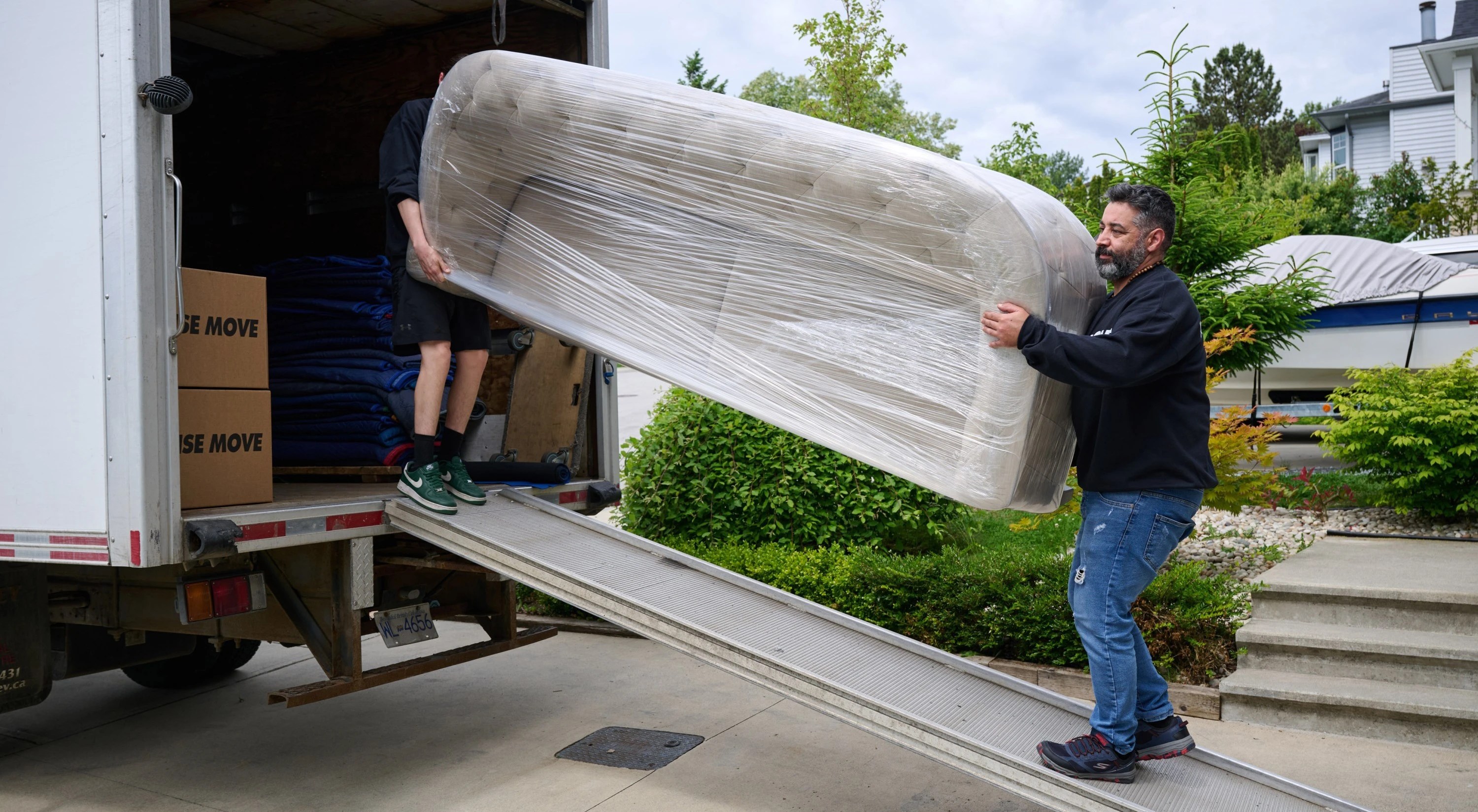 Furniture Movers Service at LowCost Fixed Prices