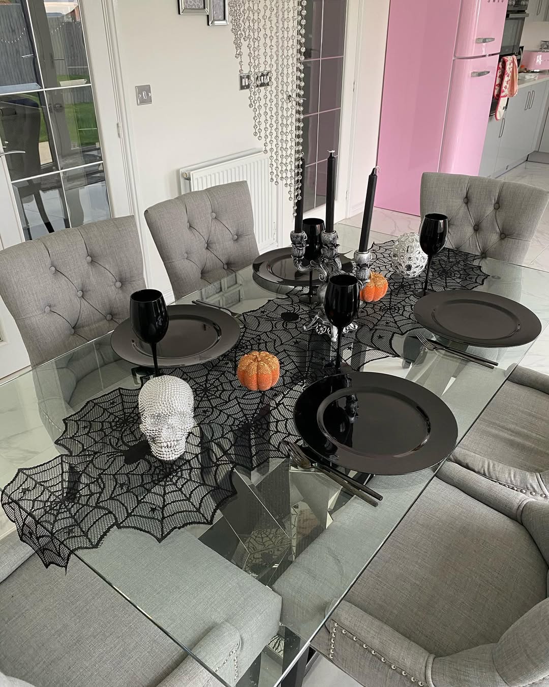 24 Diy Halloween Table Decoration Ideas Guests Will Talk About Long