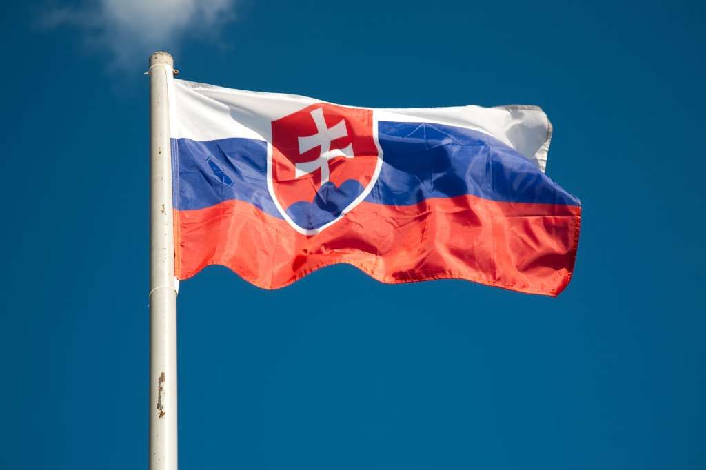 Zakon Zakazujici Dvoji Obcanstvi Na Slovensku Plati Dal Aktualne Cz
