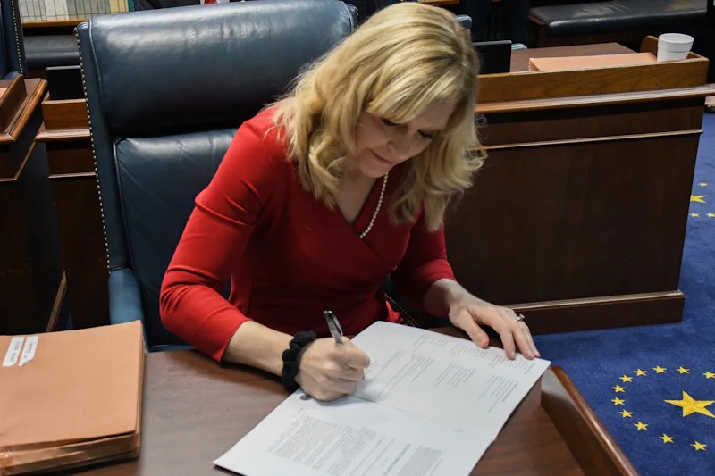 Houchin Students with disabilities legislation approved by General
