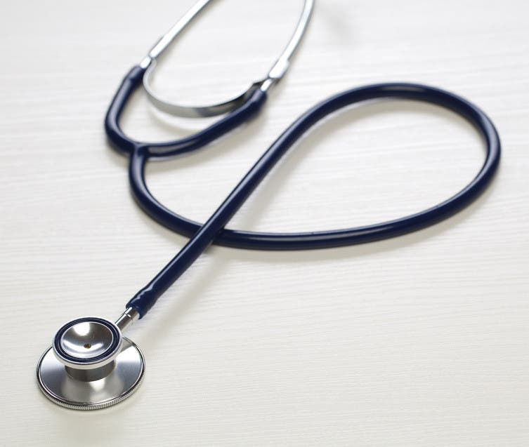 Physicians' stethoscopes more contaminated than their hands