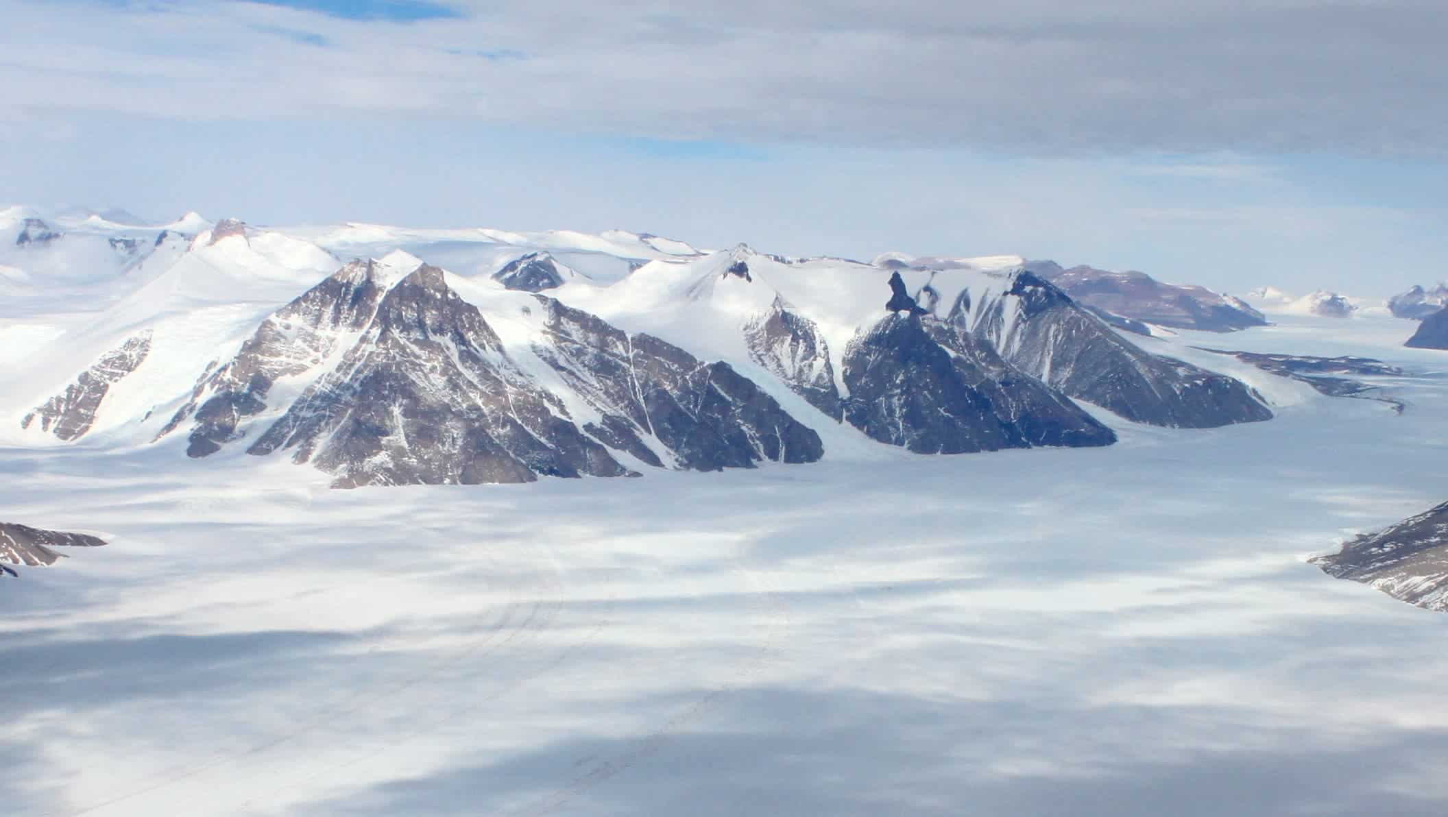 How many people live in Antarctica and other things you wish you