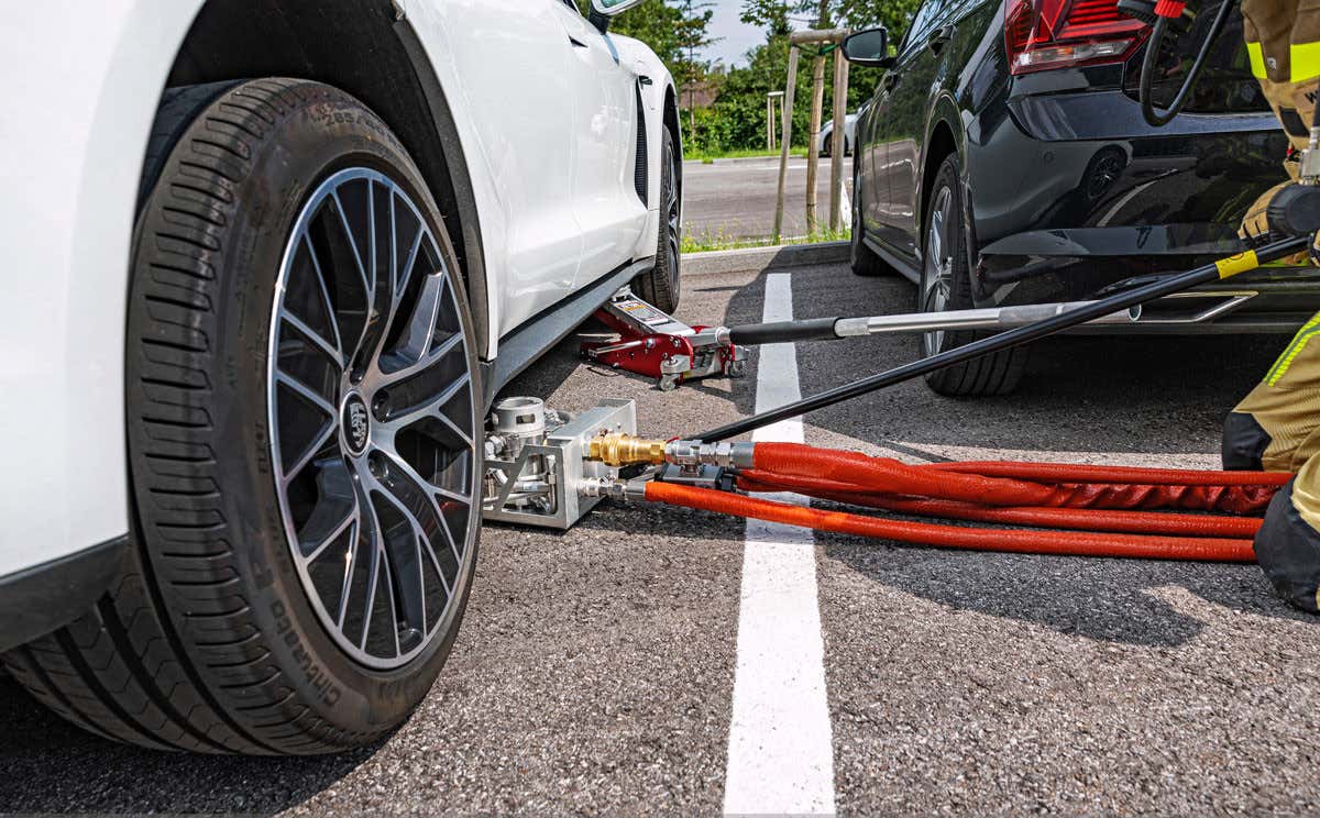 New extinguisher addresses unique challenges of fighting EV fires