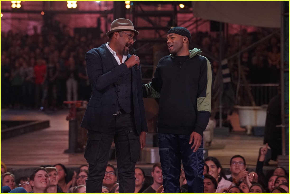 'Rent Live' Original Broadway Cast Sings 'Seasons of Love' During