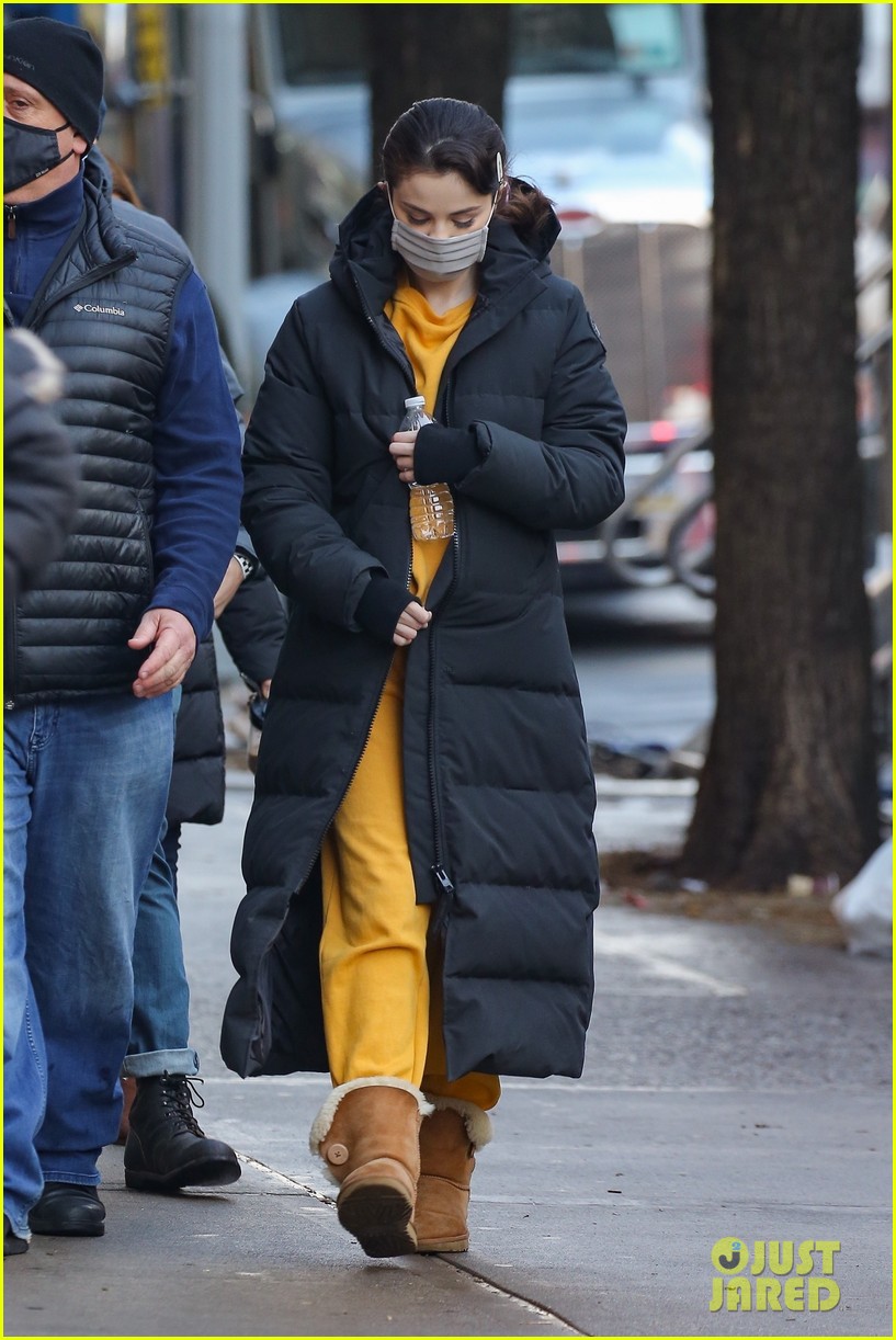 Selena Gomez Bundles Up While Arriving on Set of 'Only Murders In The