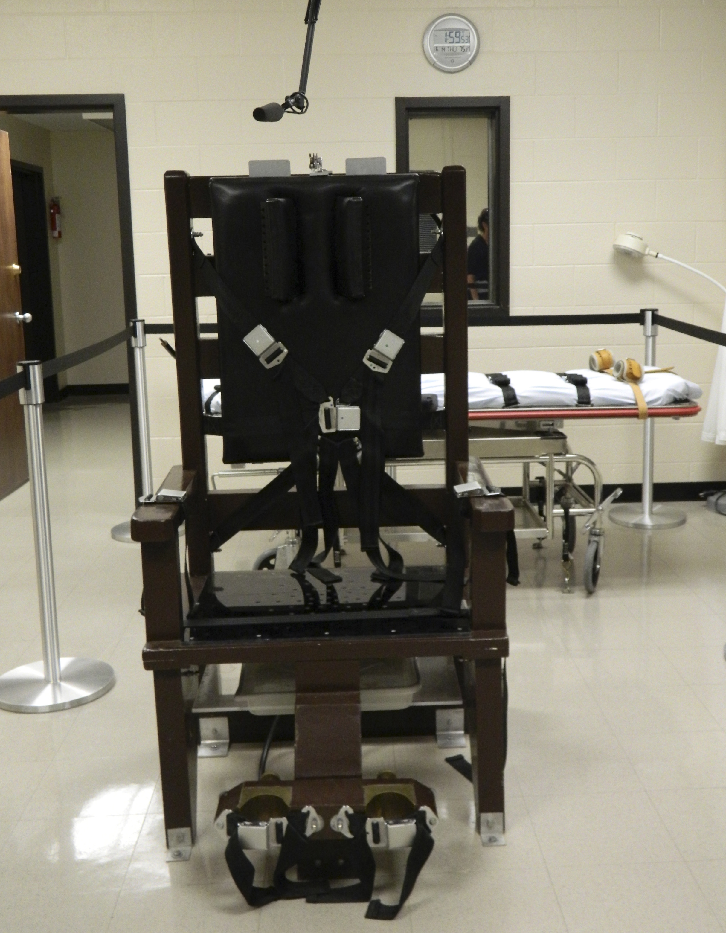 Tennessee Death Row Inmate Chooses To Die By Electrocution — The Chair