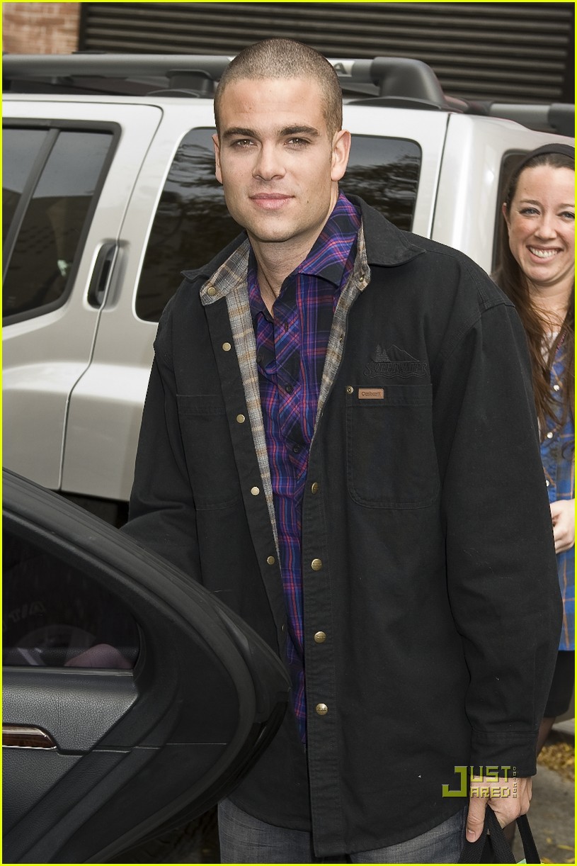 Mark Salling Interview Exclusive Photo 2331611 Glee(01)