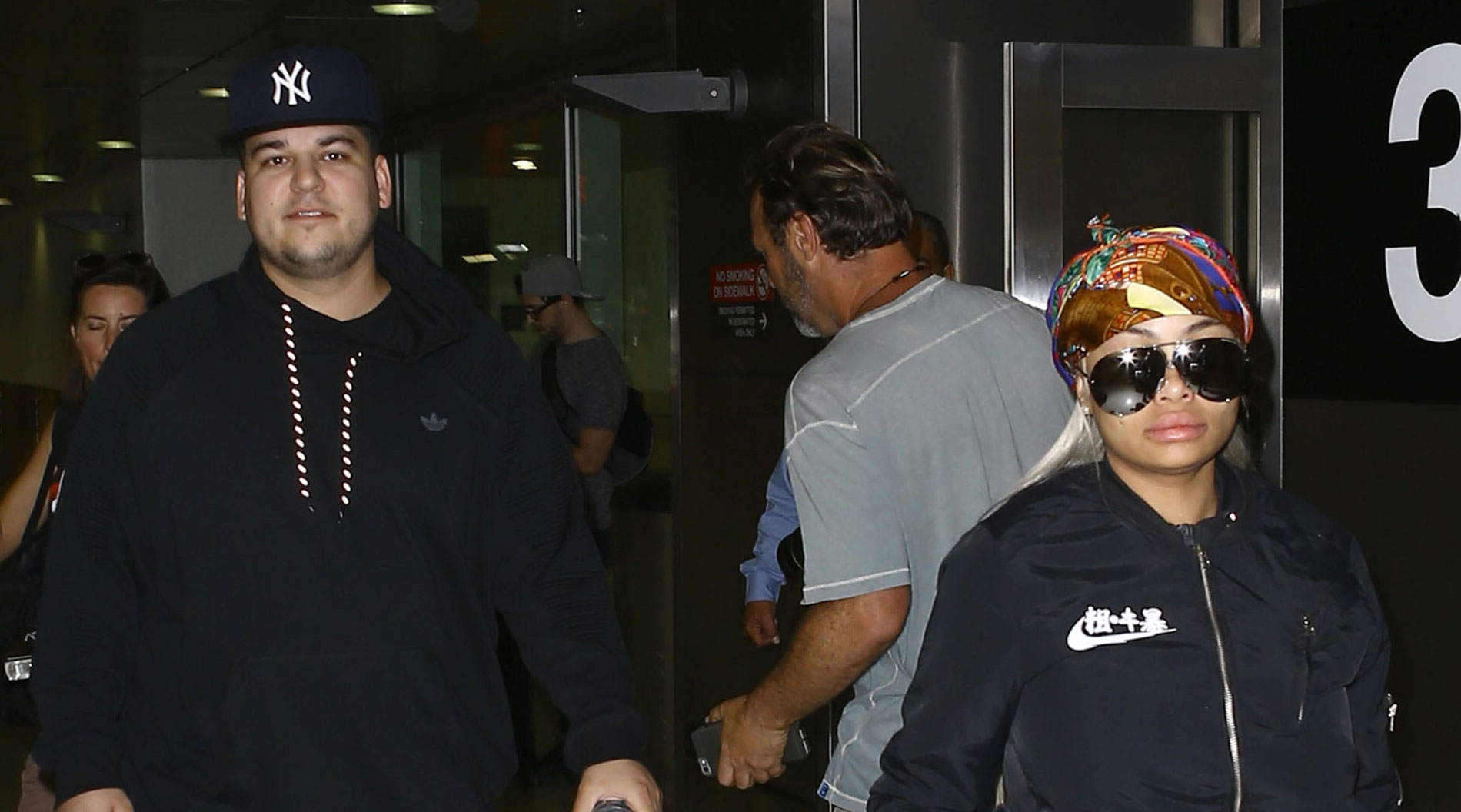 Kim & Khloe Kardashian Talk About Rob & Blac Chyna’s Relationship in