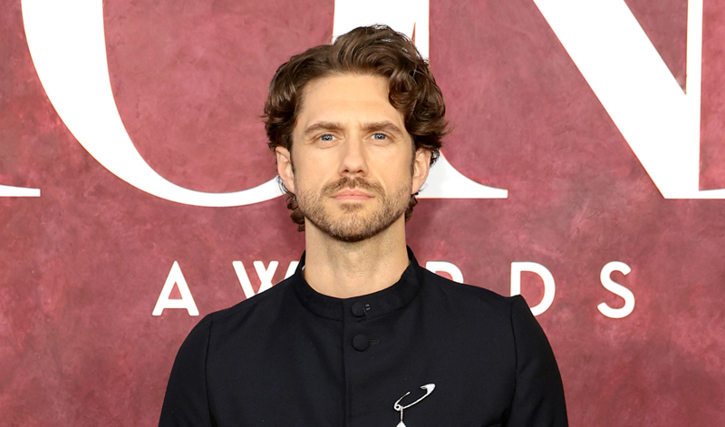 Aaron Tveit Teases New Approach to Broadway&apos;s &apos;Chess,&apos; Previews His Version of &apos;One Night in Bangkok&apos; – Listen Now!