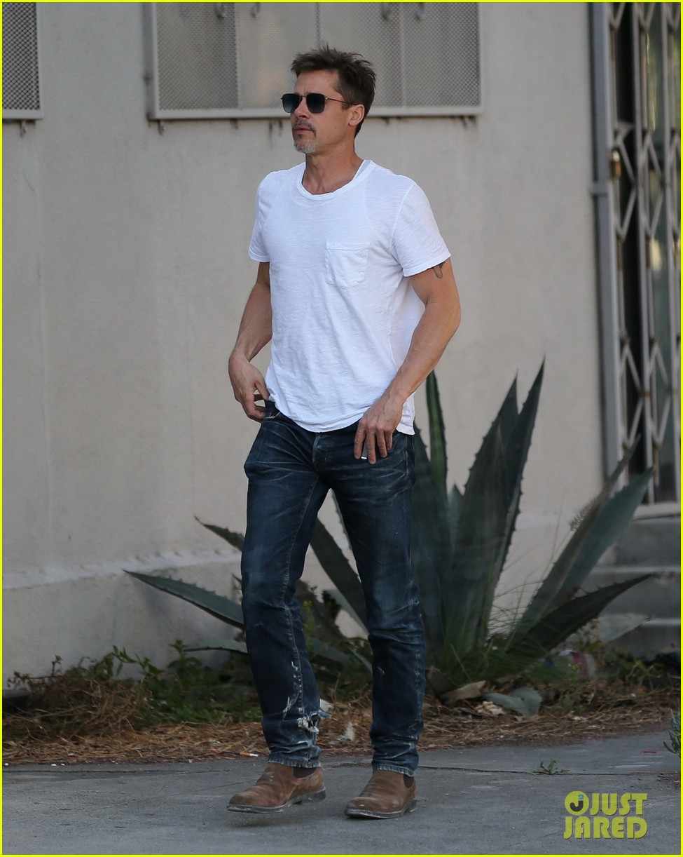 Brad Pitt S Affiche Avec Un Nouveau Tatouage Melty