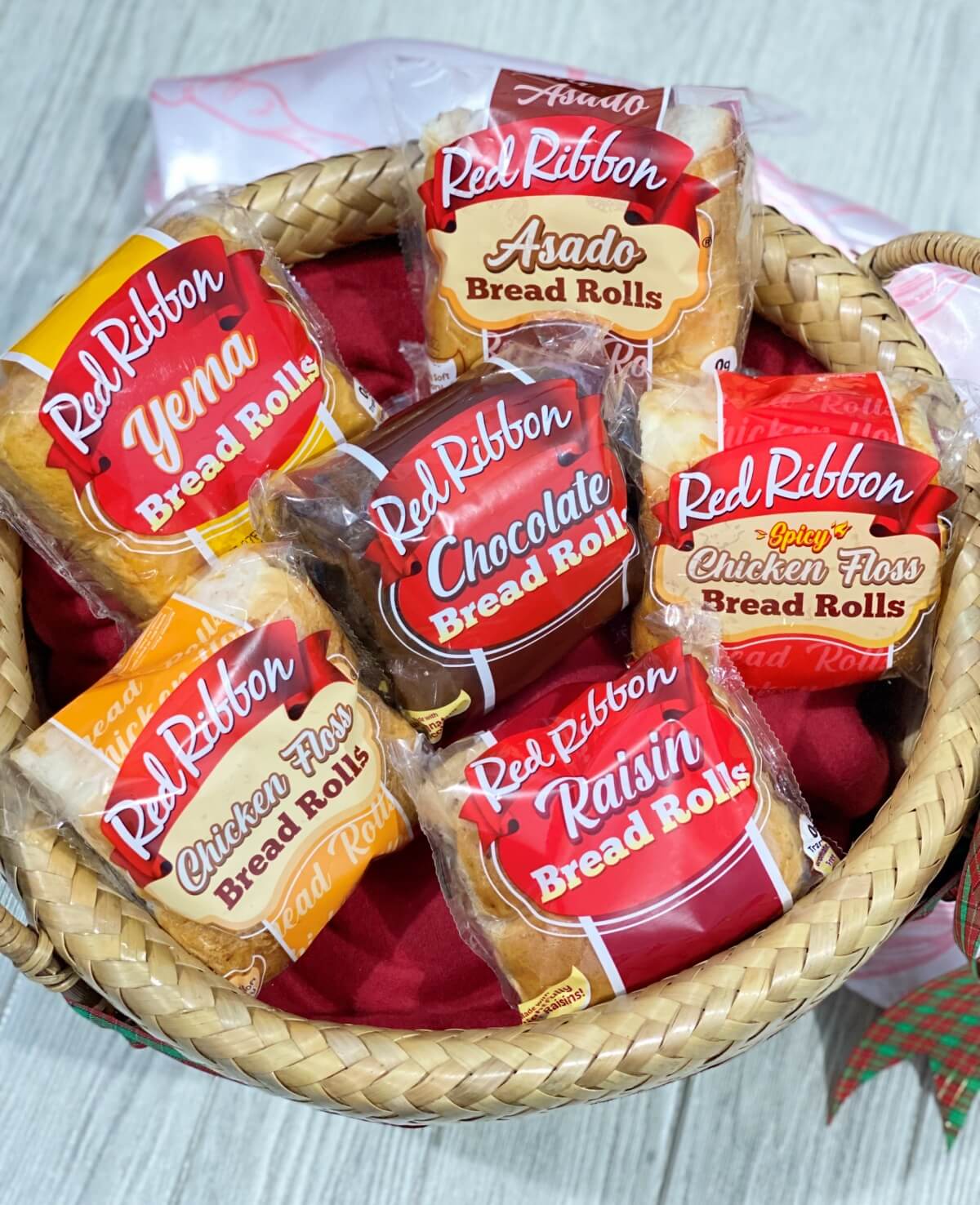 Red Ribbon's Bread Rolls to Satisfy Your Savory & Sweet Cravings