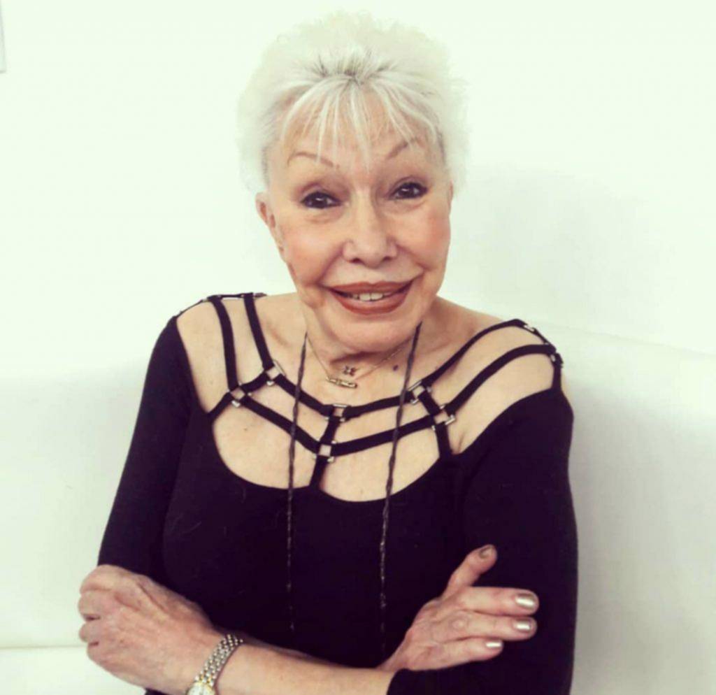 Gogó Rojo adiós a un fogoso ícono de la revista porteña, a la que le