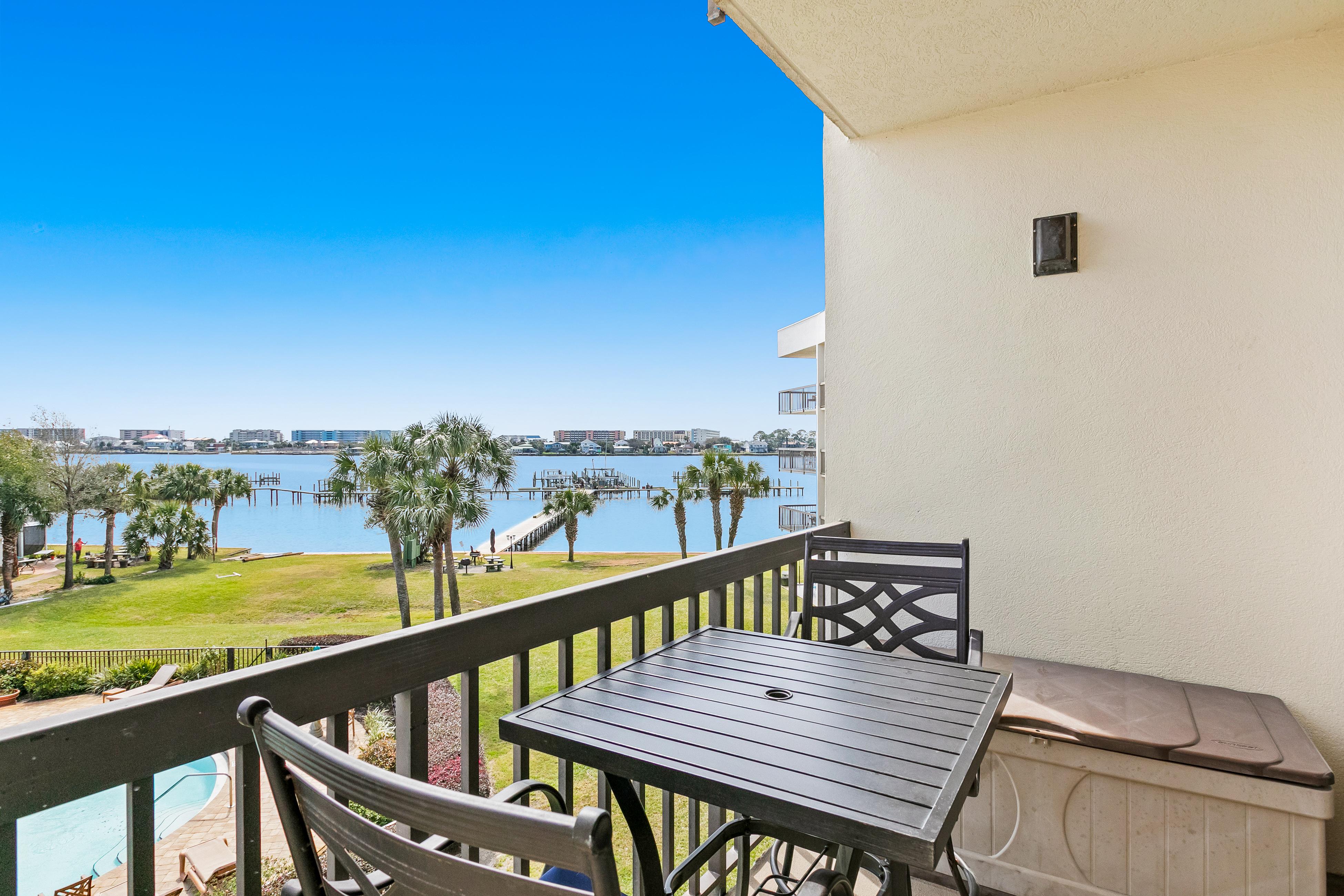 Pirates Bay B309 in Fort Walton Beach w/ 1 BR (Sleeps4)