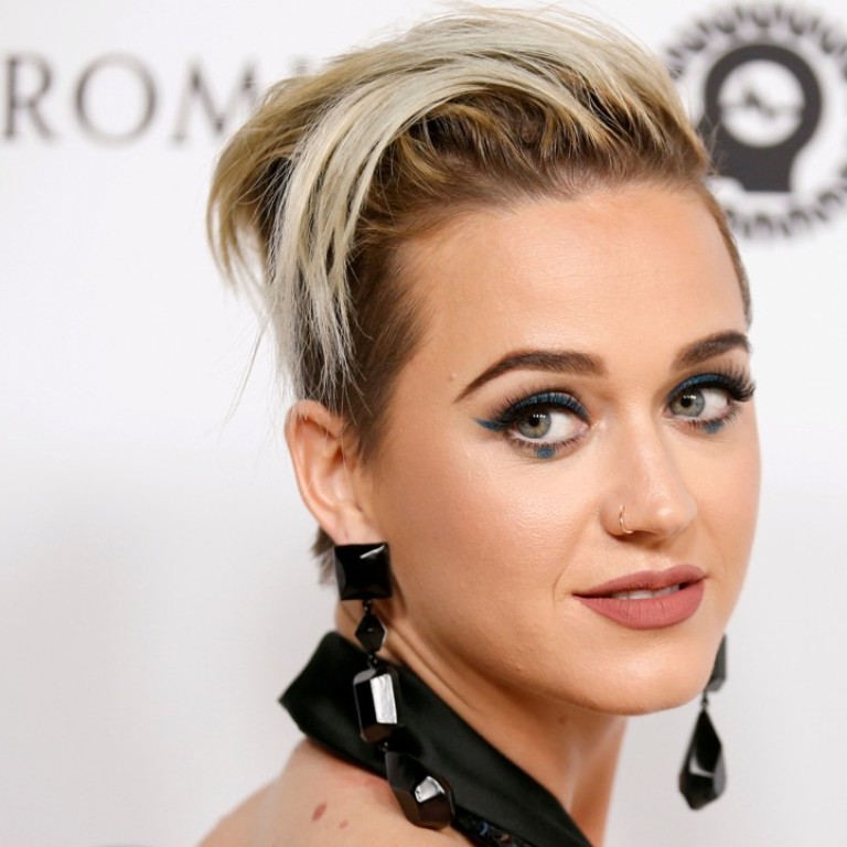 Nun begged pop star Katy Perry not to buy her convent, then collapsed(016)