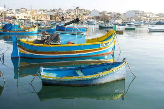 Solve Fishing Boats jigsaw puzzle online with 187 pieces