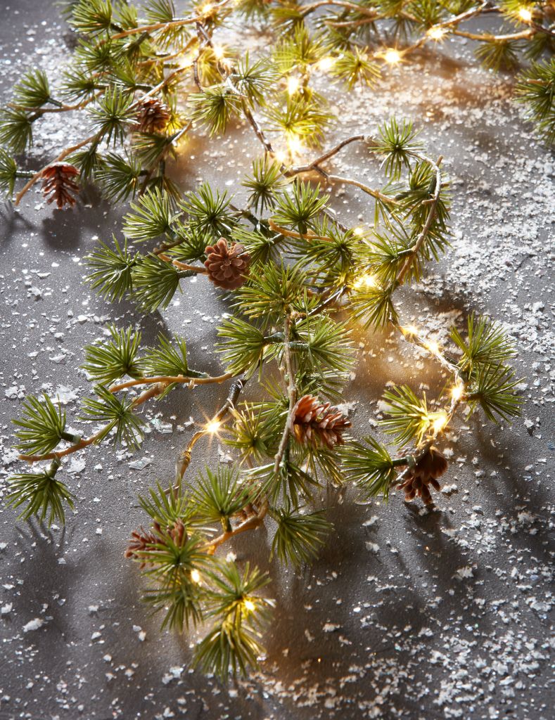 Girlang BOR L120cm grön m/30 LED JYSK