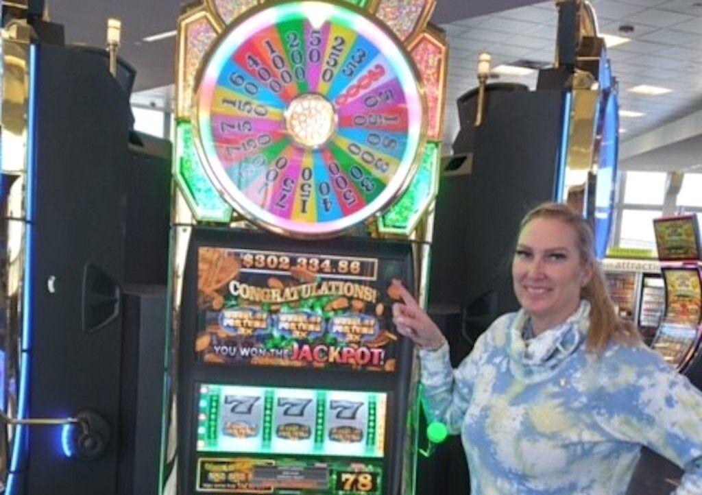 Tourist won 300K at a Vegas airport slot machine